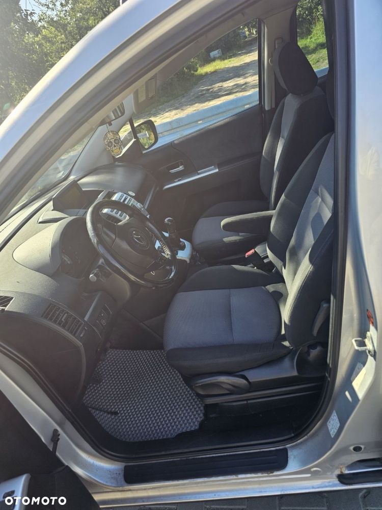 Mazda 5 - 6