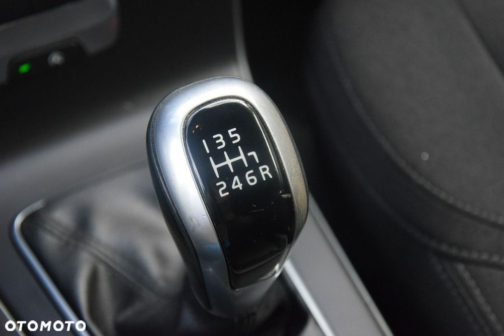 Volvo V40 D2 Kinetic - 28