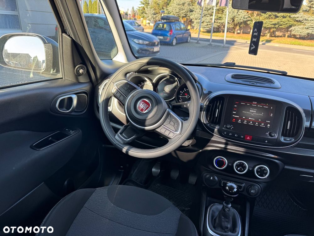 Fiat 500L 1.4 16V Urban Edition - 16