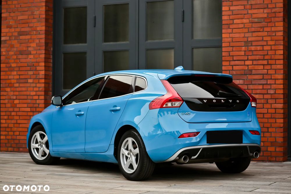 Volvo V40 D3 R-Design - 13