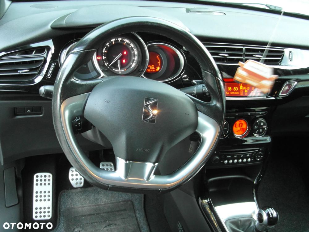 Citroën DS3 VTi 120 SoChic - 23