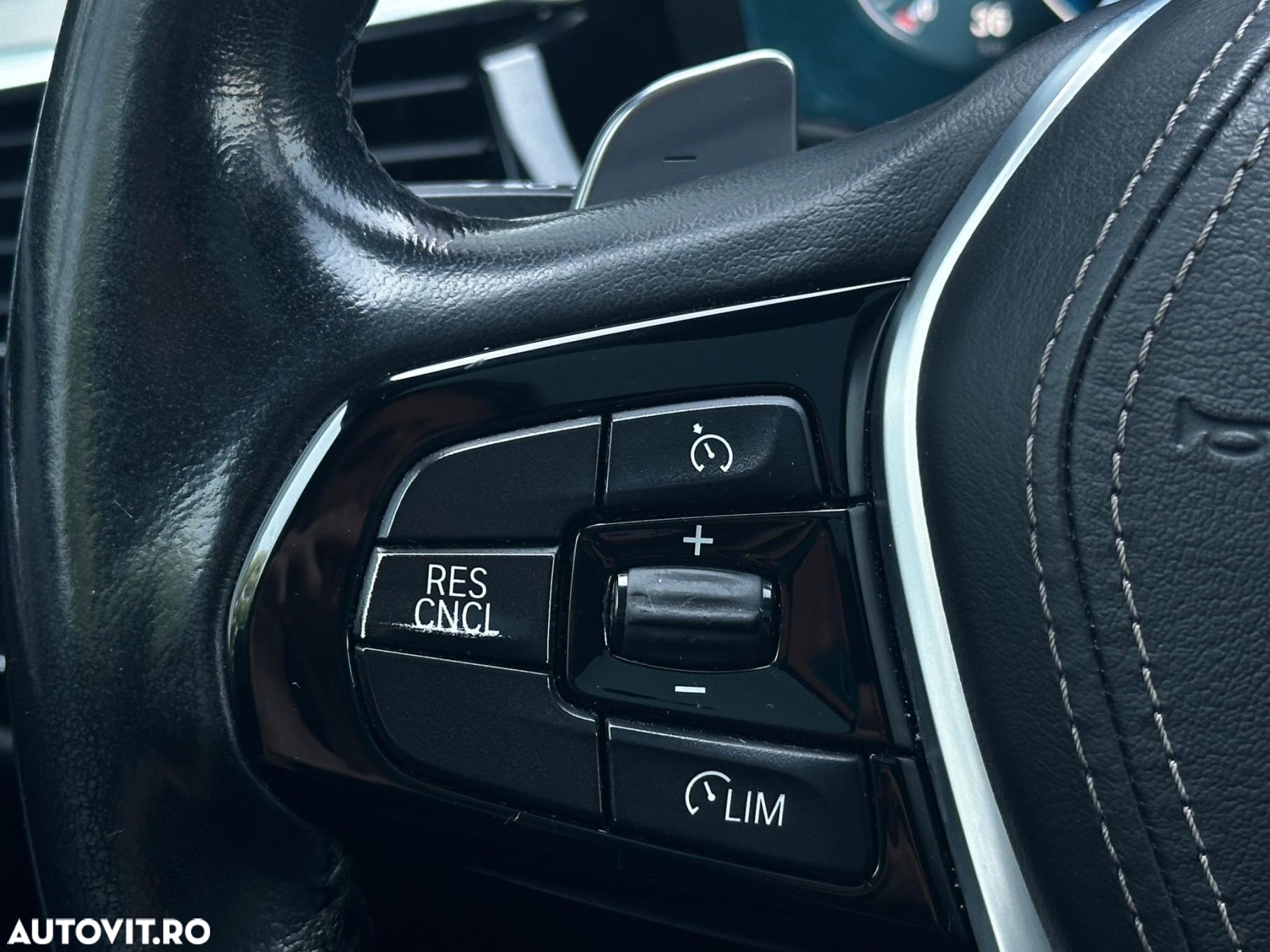 BMW Seria 5 530i AT - 26