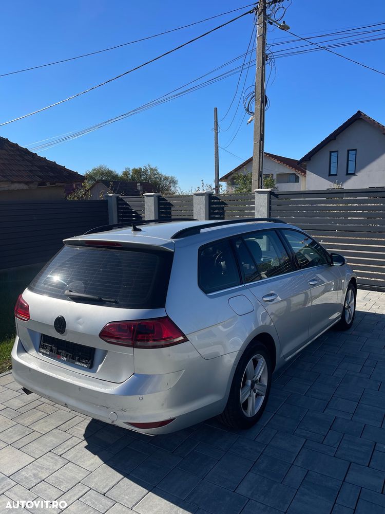 Volkswagen Golf - 5