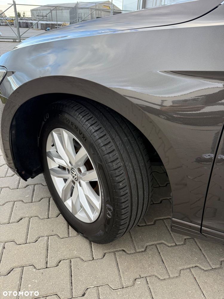 Volkswagen Passat Variant 2.0 TDI DSG (BlueMotion Technology) Trendline - 10
