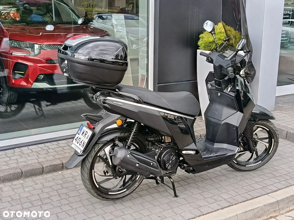 Peugeot Tweet - 13