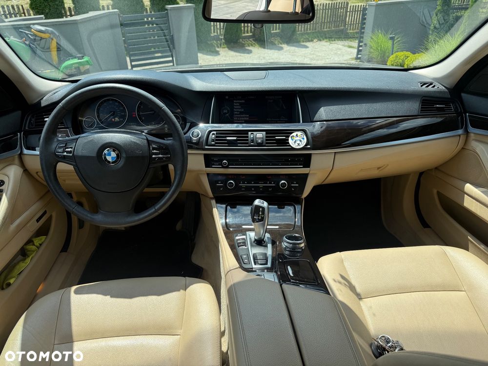 BMW Seria 5 528i xDrive Sport-Aut Luxury Line - 19