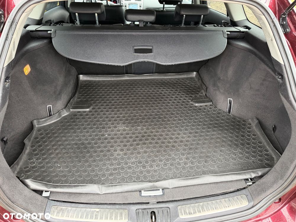 Toyota Avensis - 31