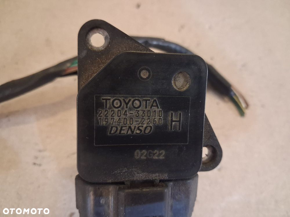 Przepływomierz TOYOTA COROLLA 1.8 22204-33010  OE - 2
