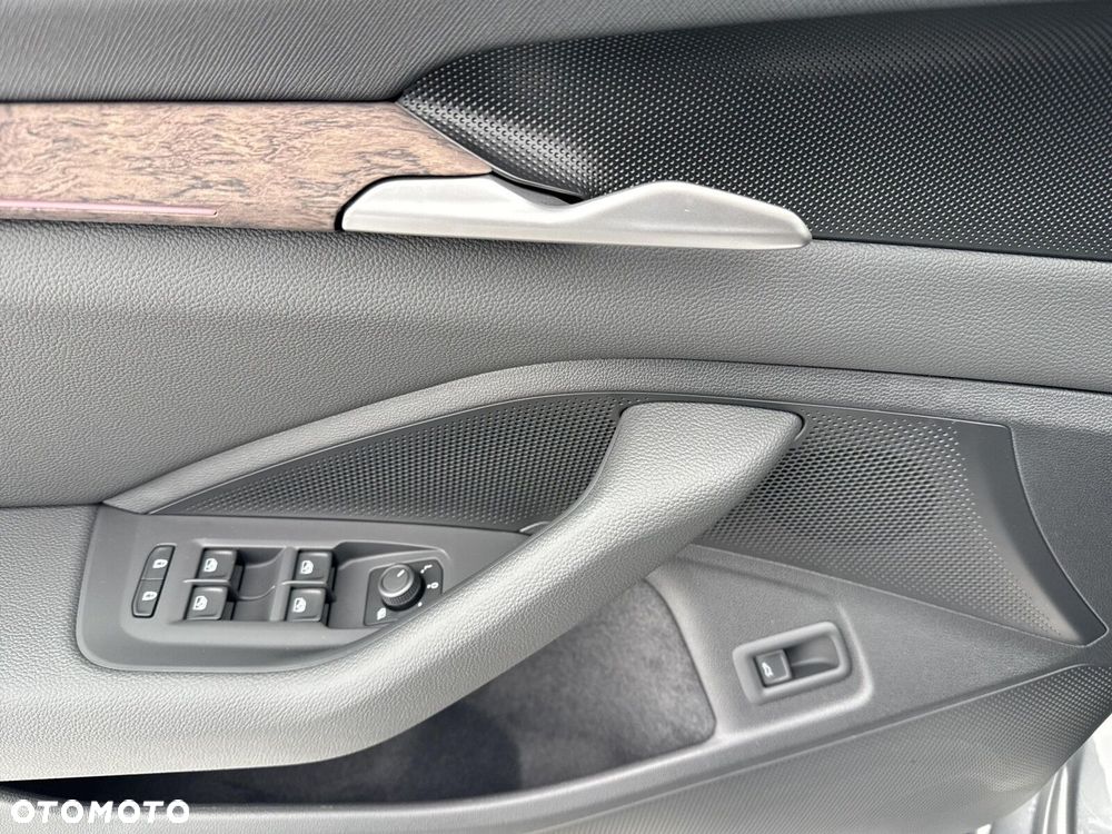 Skoda Superb 2.0 TDI SCR 4x4 L&K DSG - 11