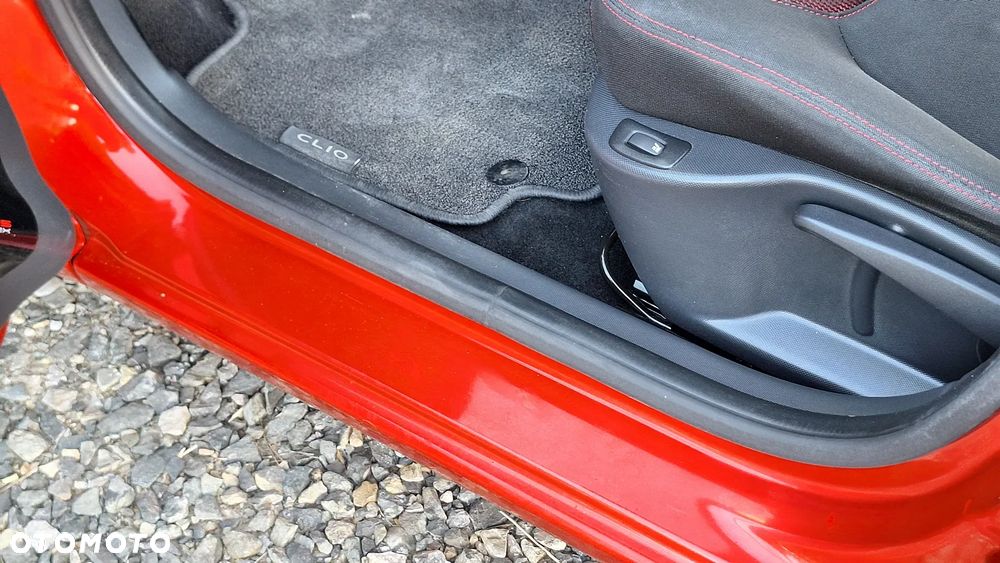 Renault Clio - 23