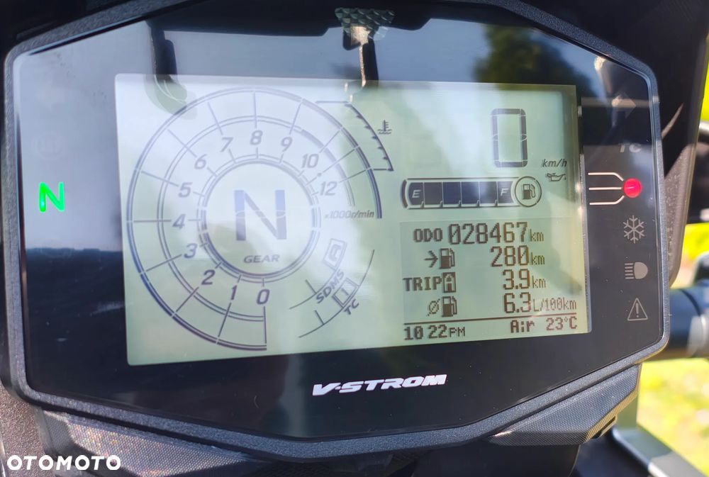 Suzuki V-STROM - 8
