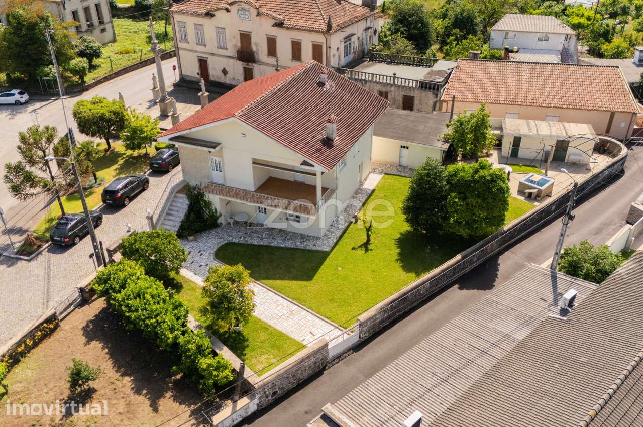 Moradia individual com terreno de 530 m² - Soutelo - Vila Verde - Grande imagem: 2/44