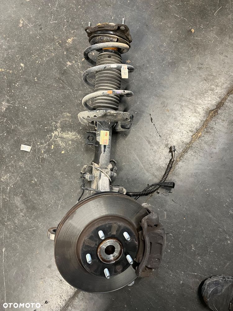 Zwrotnica mcpherson prawy Hyundai IONIQ LIFT 2019R