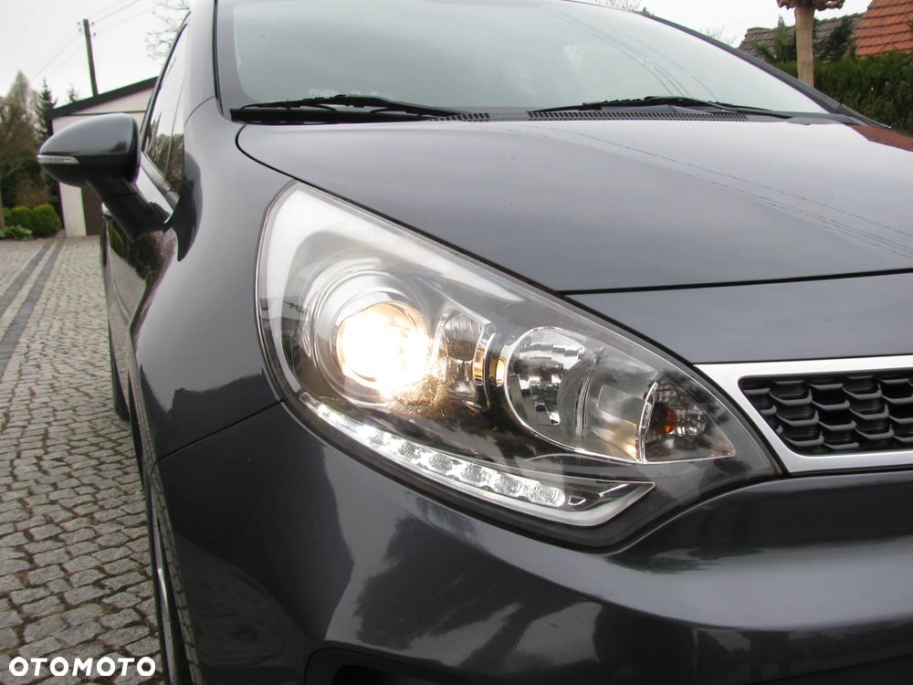 Kia Rio 1.2 Dream Team Edition - 32