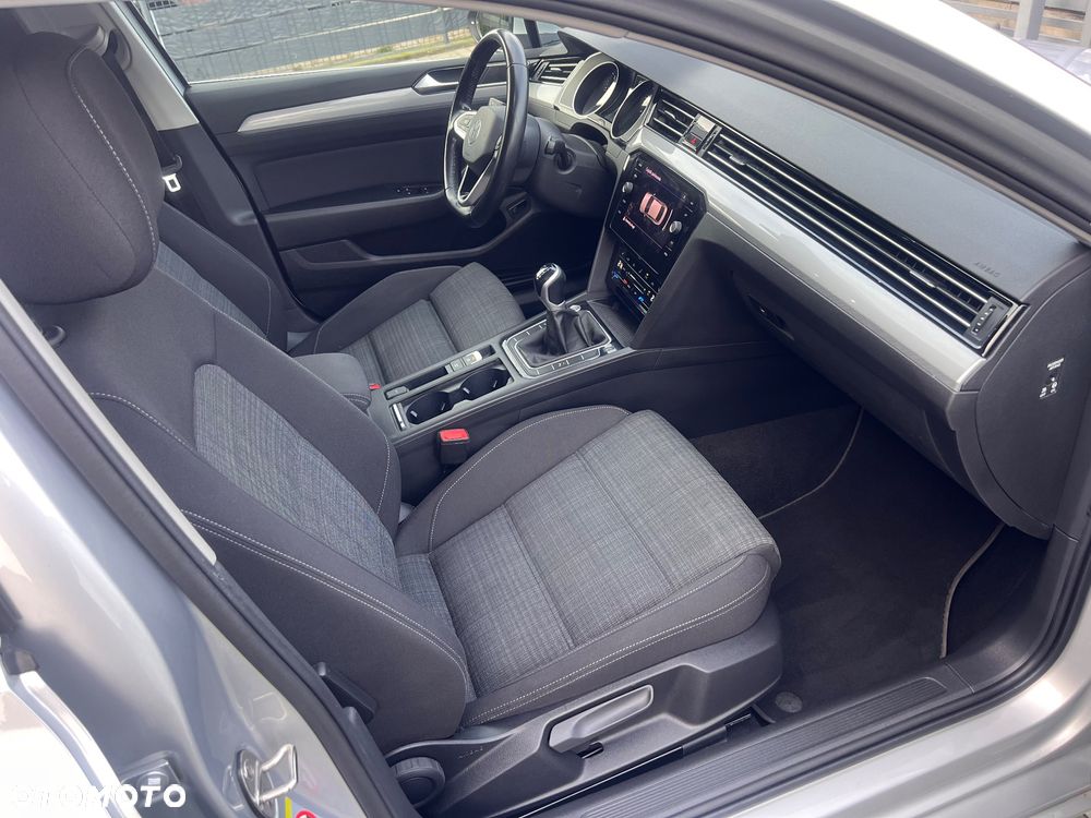 Volkswagen Passat 2.0 TDI EVO Business - 7