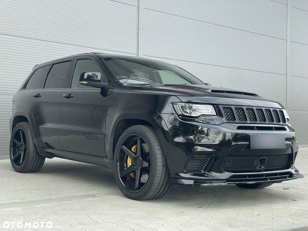 Jeep Grand Cherokee - 32