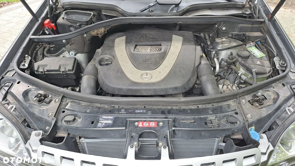 Mercedes-Benz ML 350 4-Matic - 25