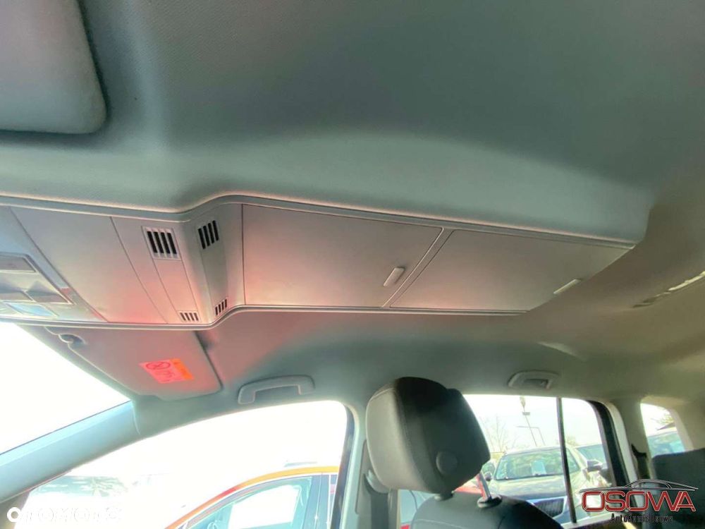 Volkswagen Touran - 24