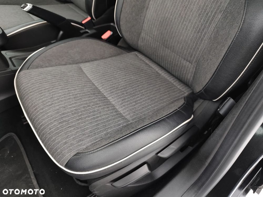 Renault Clio BLUE dCi 85 BUSINESS EDITION - 25