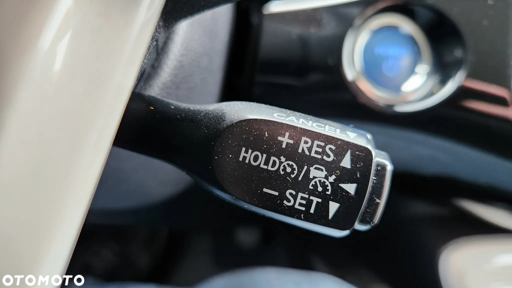Toyota Prius Plug-in Hybrid - 32