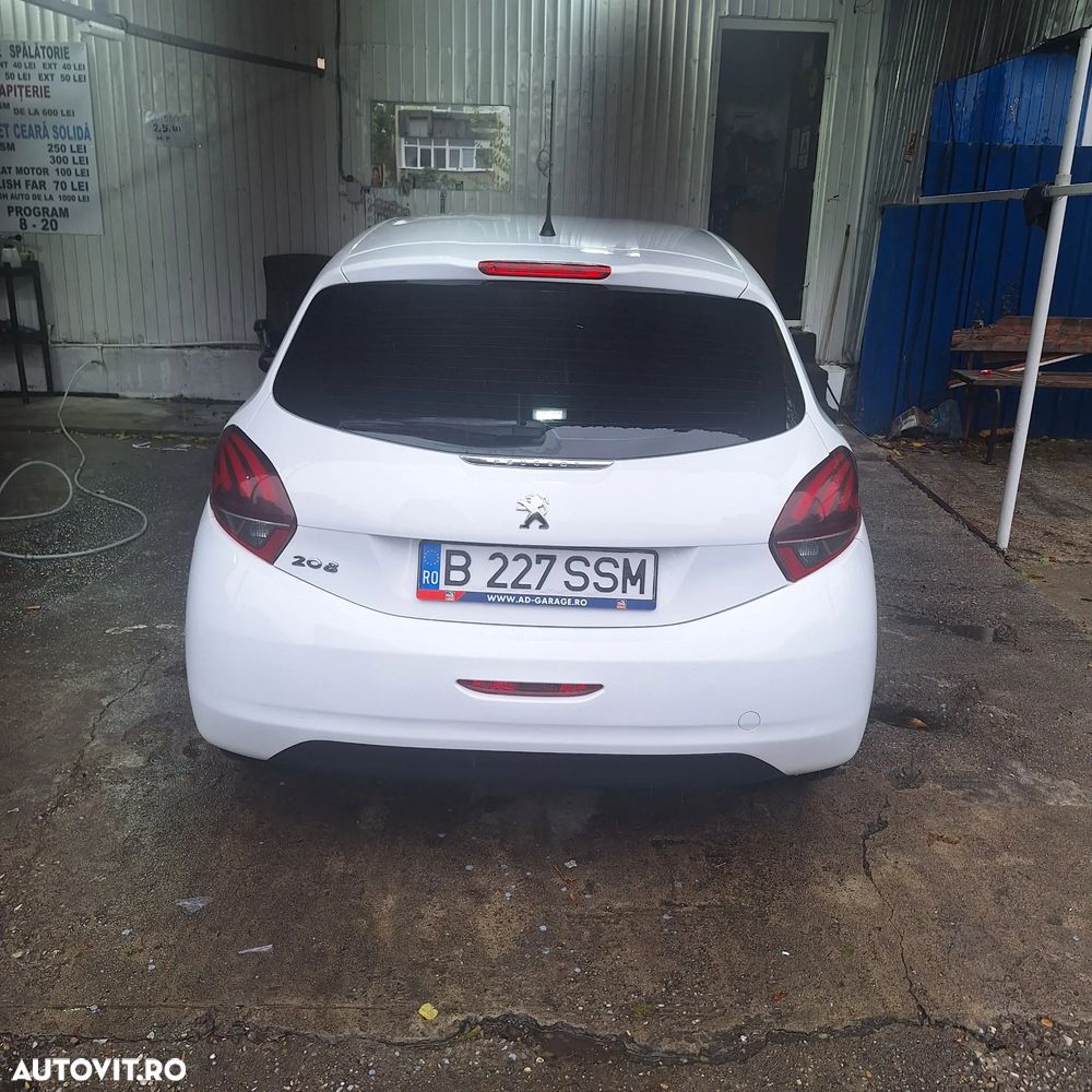 Peugeot 208 1.2 L PureTech Active - 7