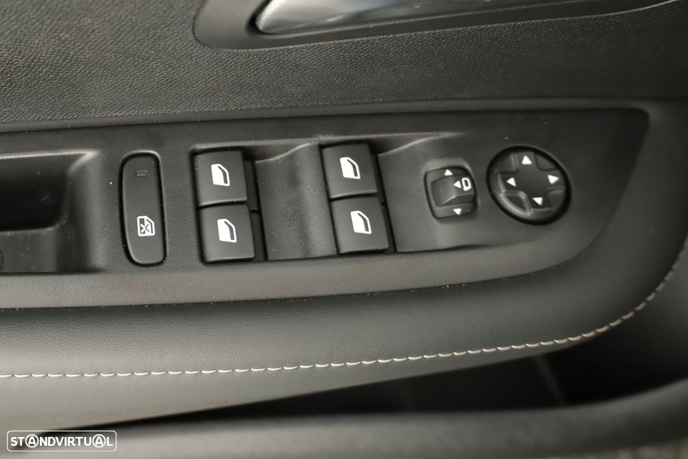 Peugeot 208 1.2 PureTech Allure - 21