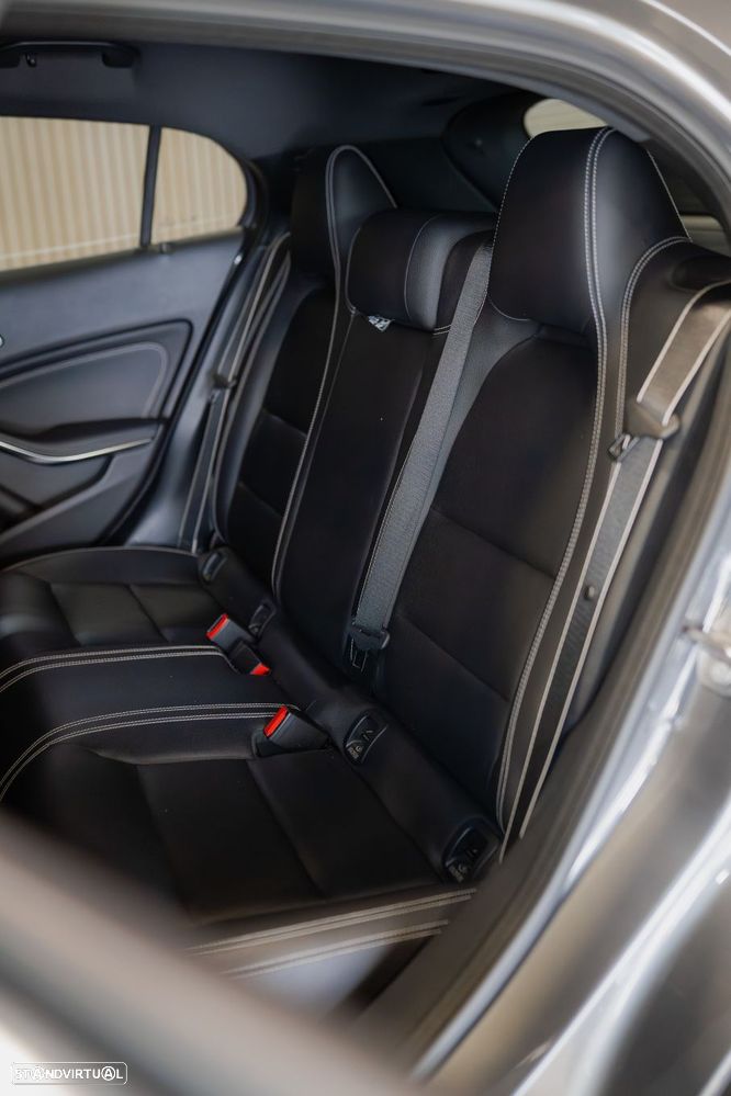 Mercedes-Benz GLA 200 - 20