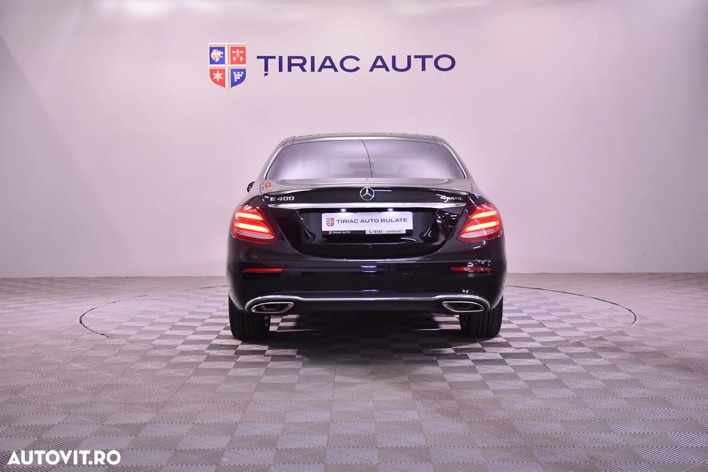 Mercedes-Benz E 400 4MATIC Aut. - 4