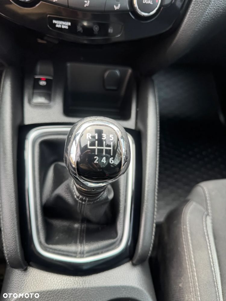 Nissan Qashqai 1.2 DIG-T N-Vision EU6 - 24