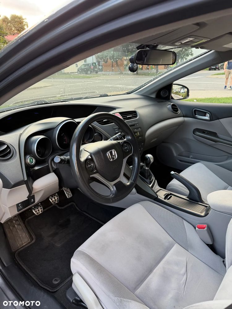 Honda Civic 1.8 i-VTEC Sport - 12