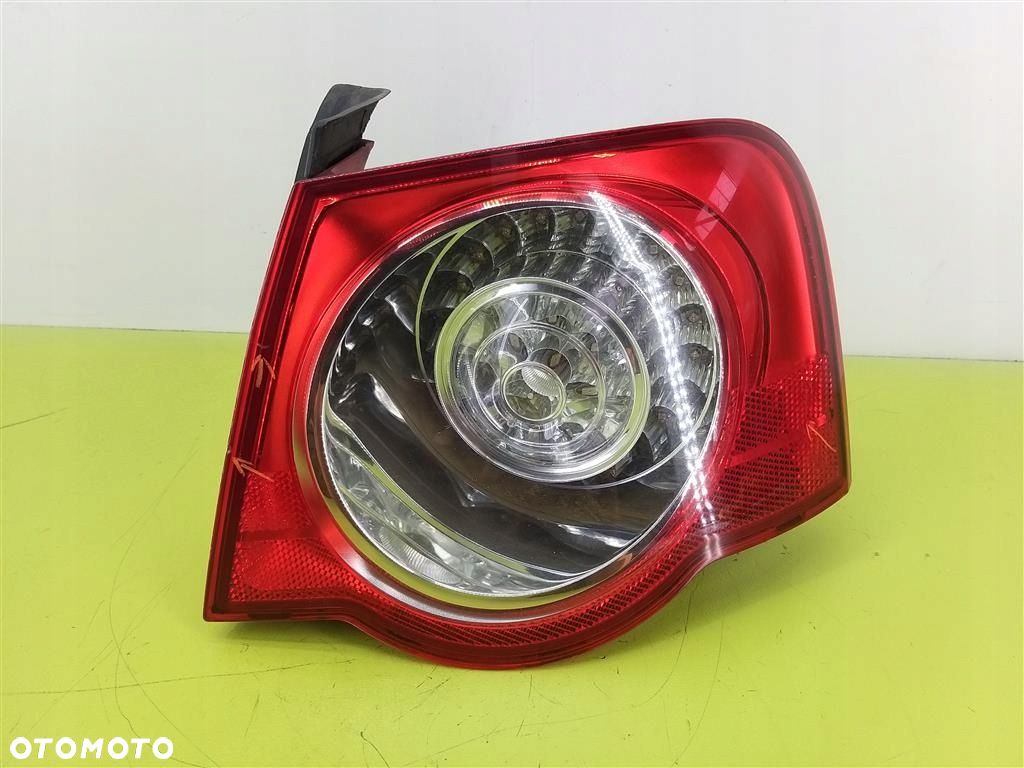 Lampa prawa tylna tył VW Passat B6 SEDAN R 2005-2010 - 1
