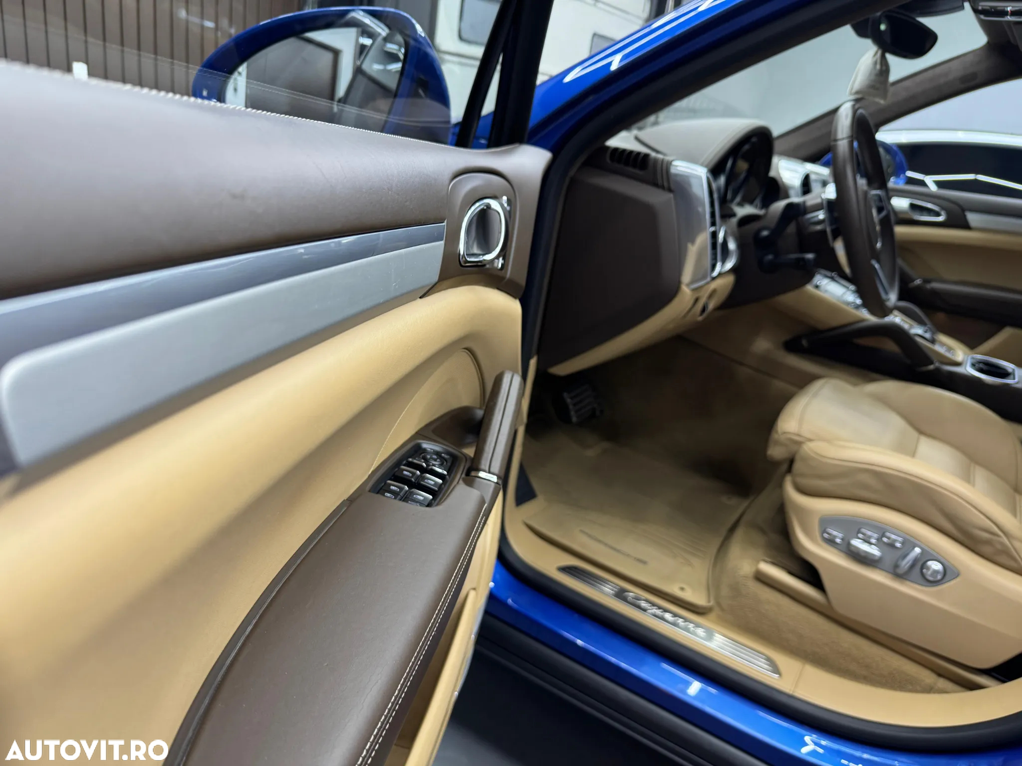 Porsche Cayenne 3.0 L - 26