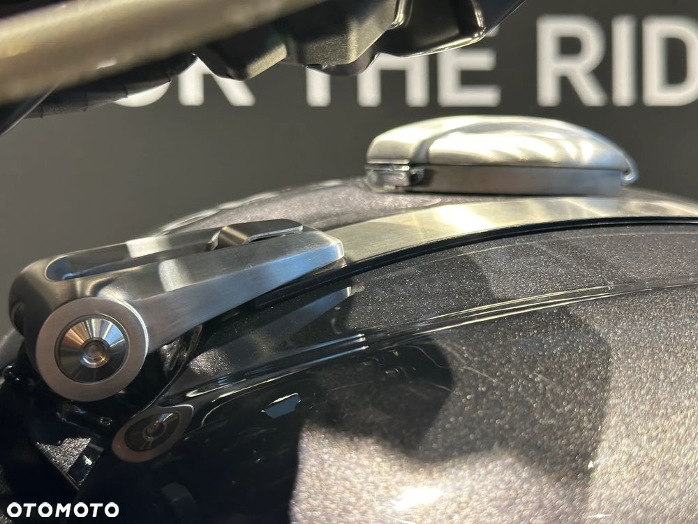 Triumph Rocket - 7