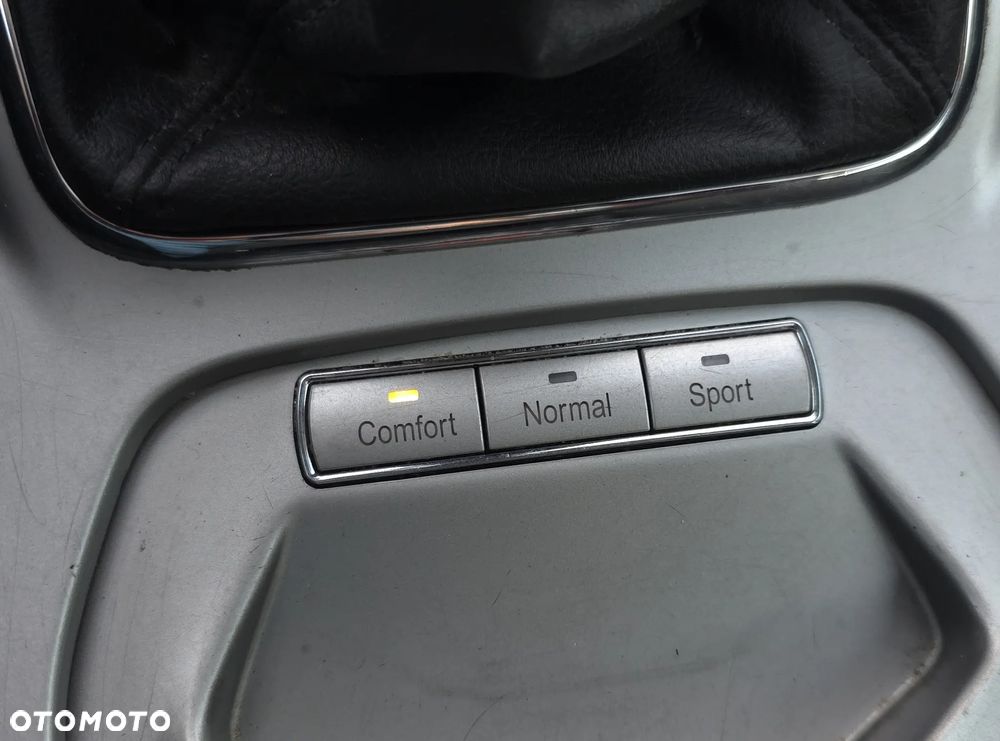 Ford Galaxy 2.0 Ghia - 17