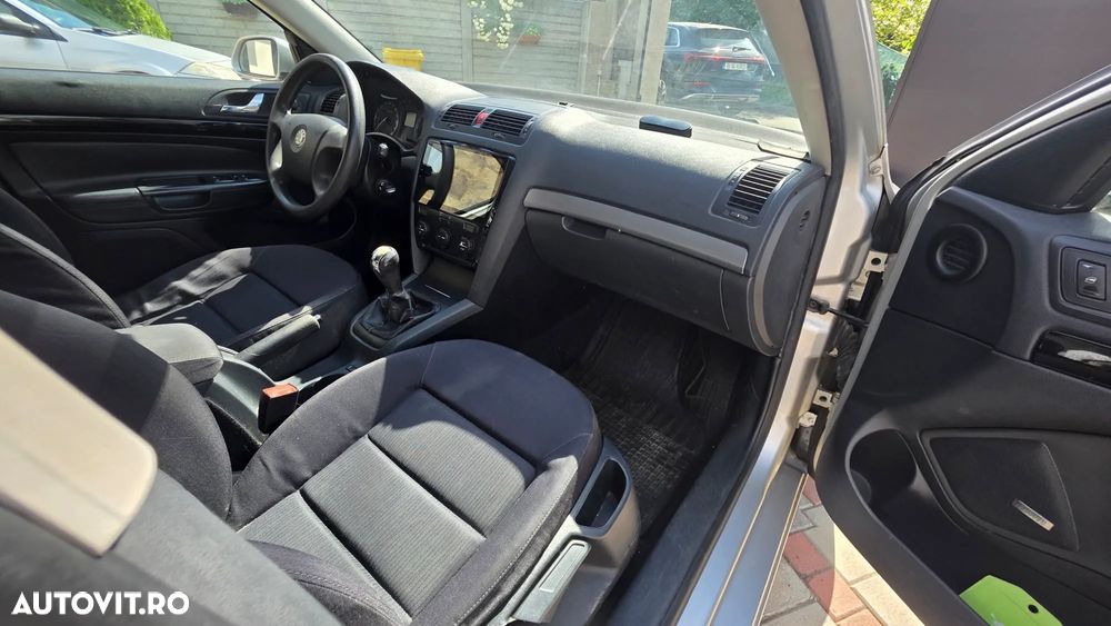 Skoda Octavia 1.9TDI Elegance Aut - 8