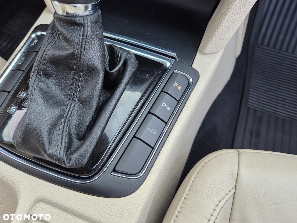 Skoda Superb 2.0 TDI DSG Exclusive - 23