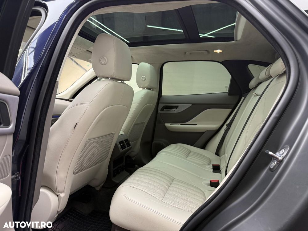 Jaguar F-Pace 30t AWD Prestige - 9