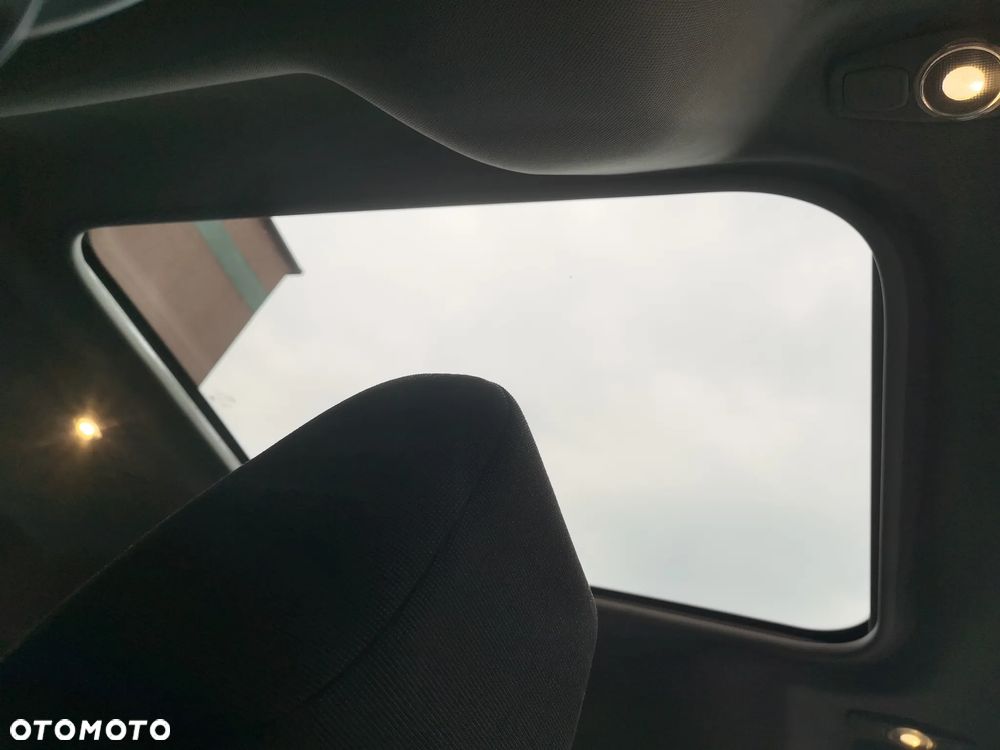 Ford Tourneo Connect Grand - 9