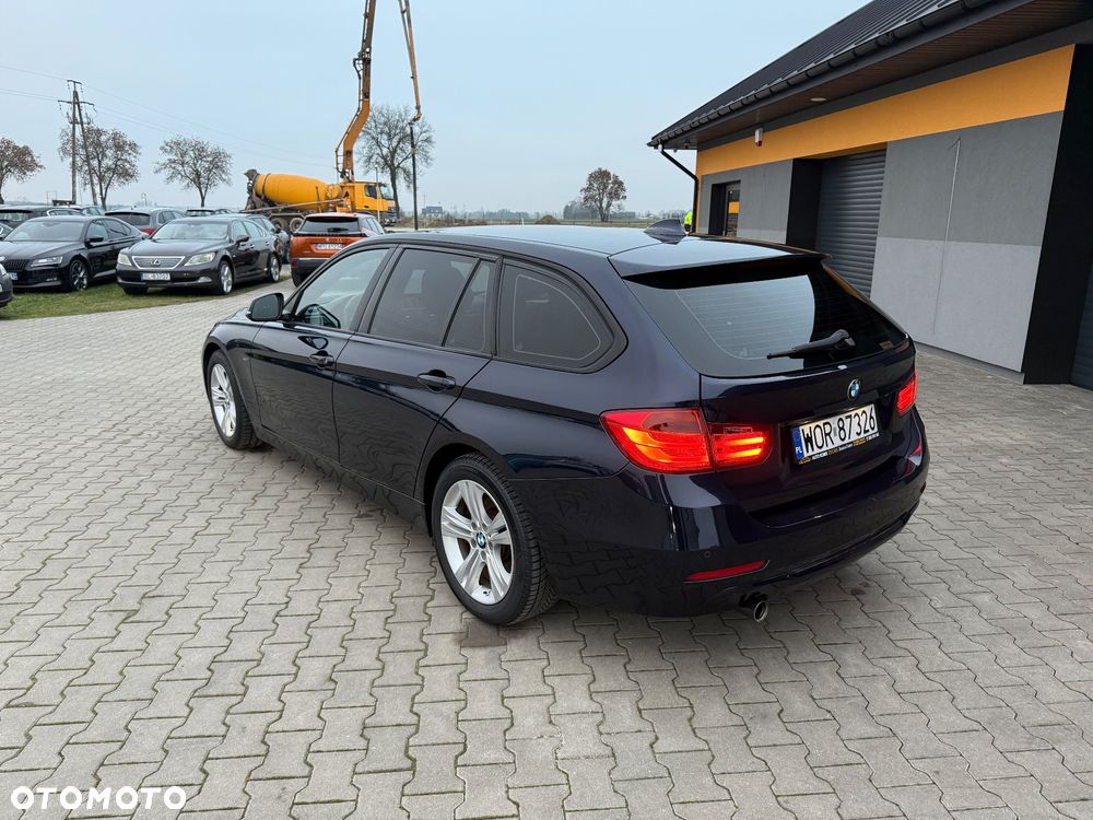BMW Seria 3 320d DPF Edition Sport - 8