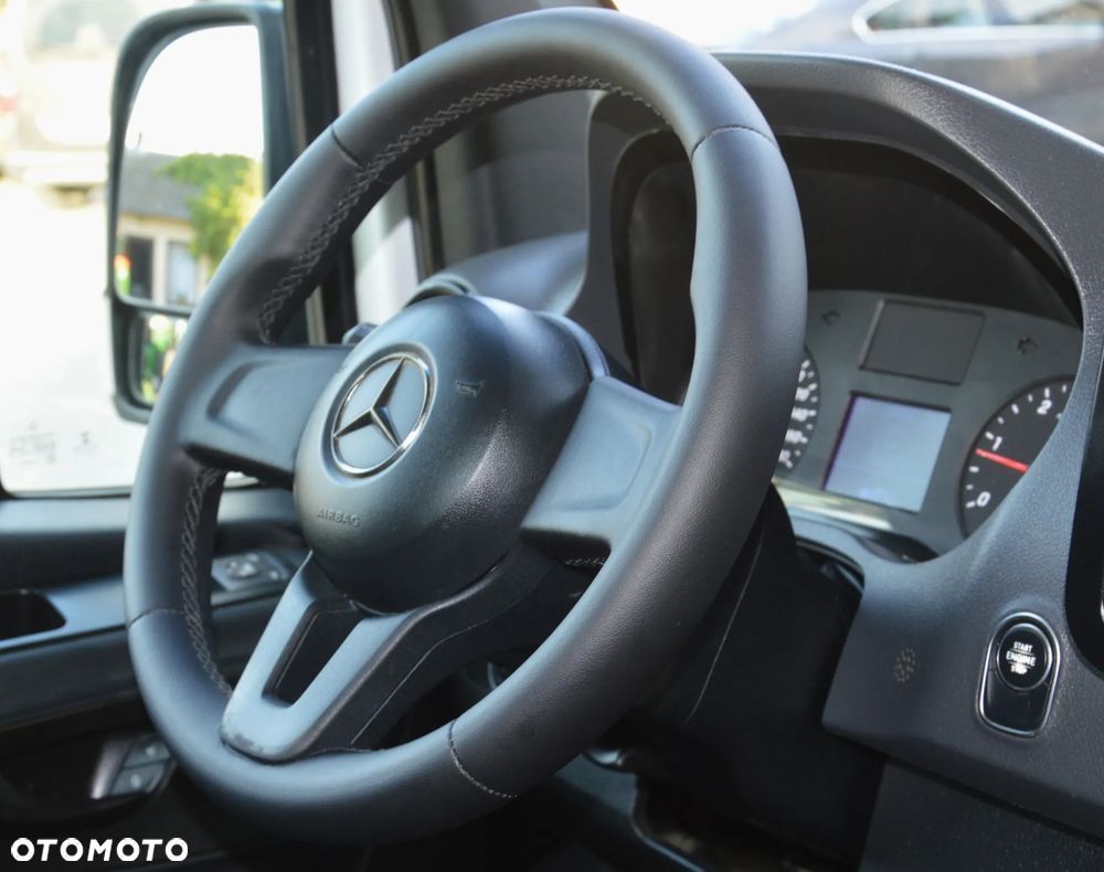 Mercedes-Benz SPRINTER - 30