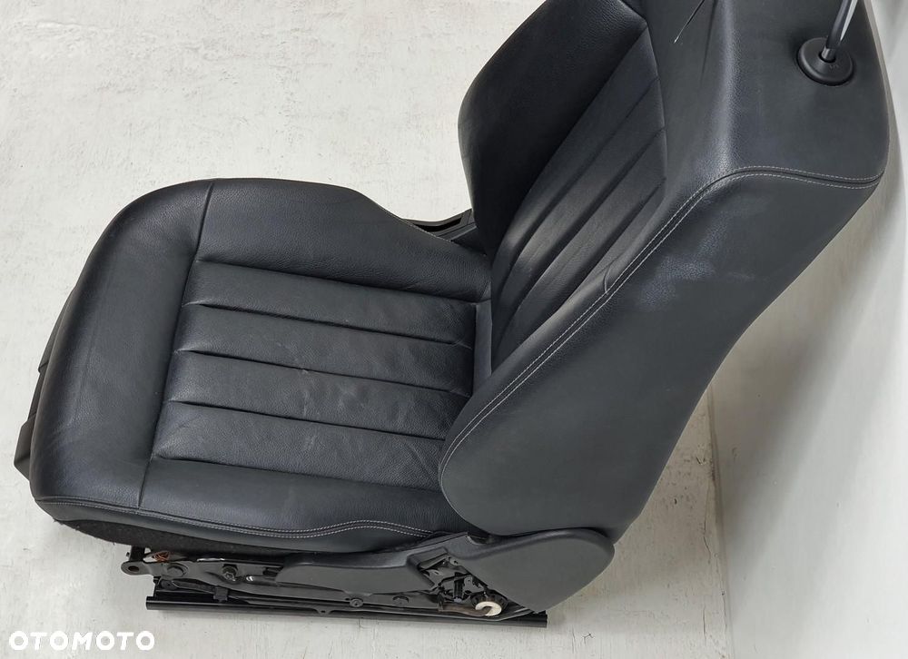 FOTEL PRAWY PRZEDNI PRZÓD PASAŻERA SKÓRA GRZANY MERCEDES W212 EUROPA - 4