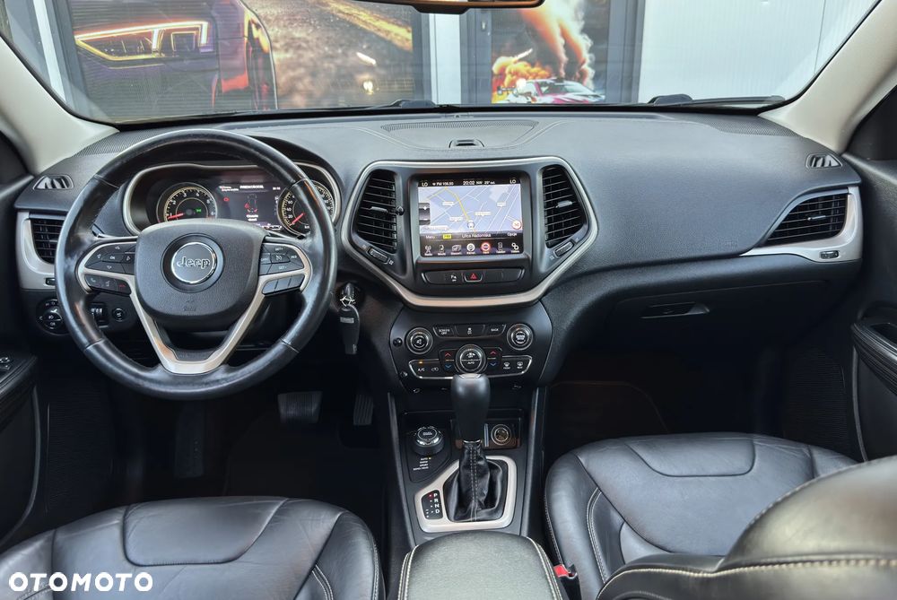 Jeep Cherokee - 31
