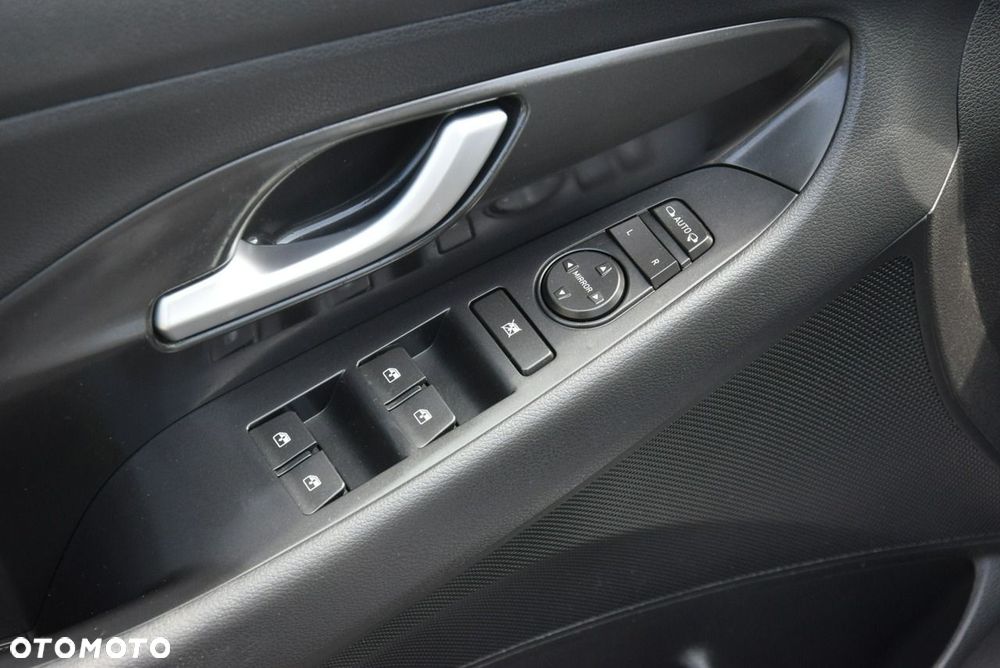 Hyundai i30 1.0 T-GDI Trend - 32