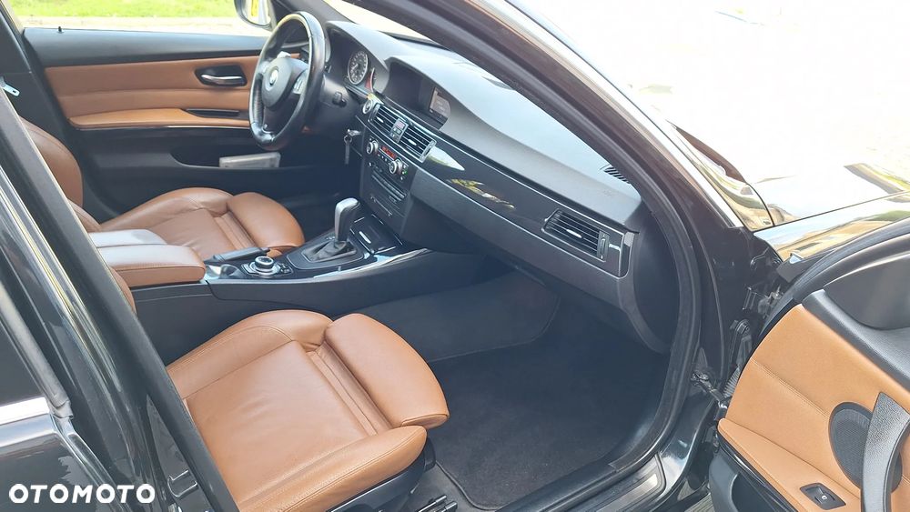 BMW Seria 3 325i Edition Sport - 9