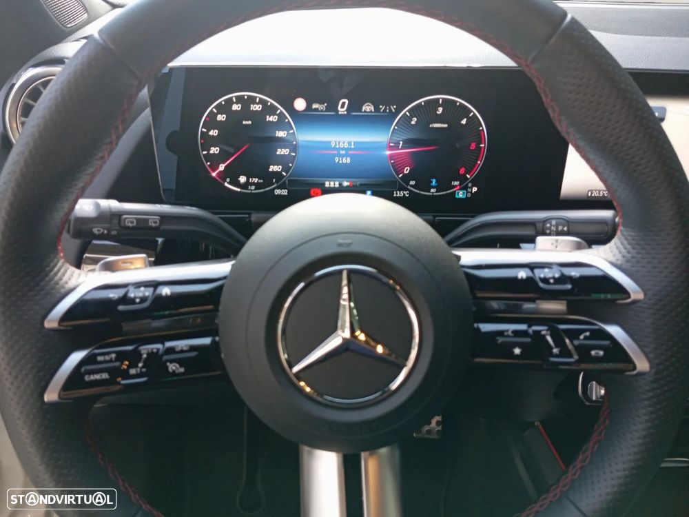 Mercedes-Benz GLA 200 d - 13