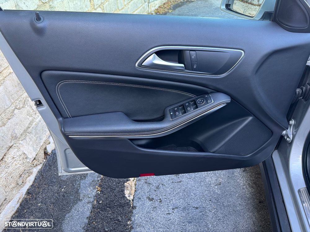 Mercedes-Benz GLA 200 Urban - 10