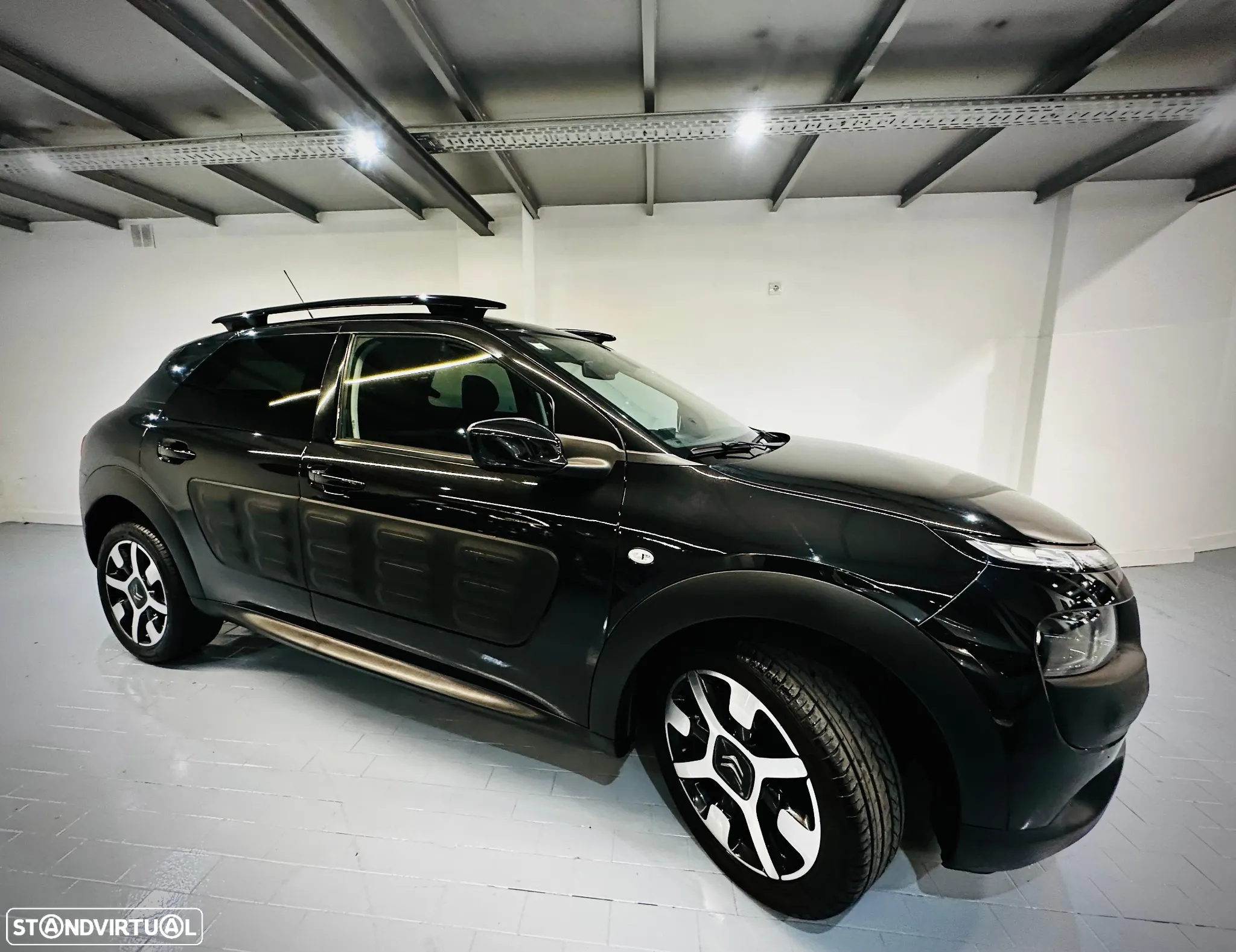 Citroën C4 Cactus 1.2 PureTech Shine EAT6 - 3