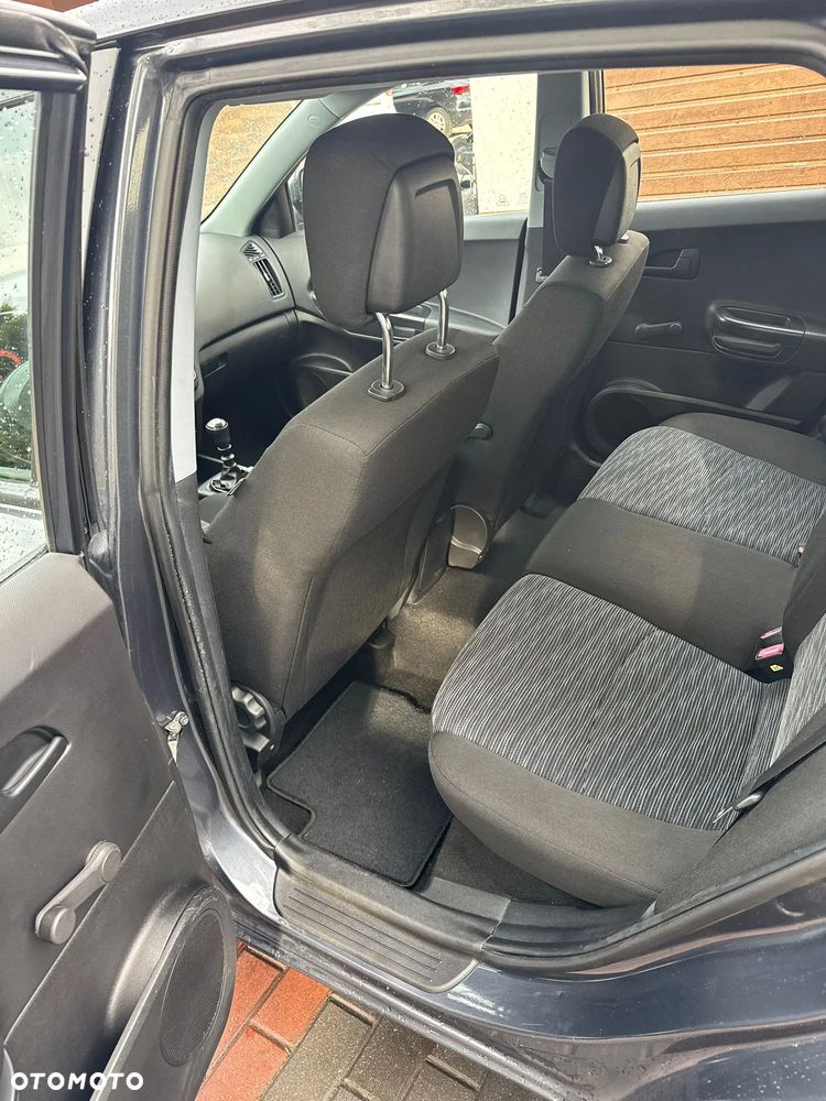 Kia Ceed - 15