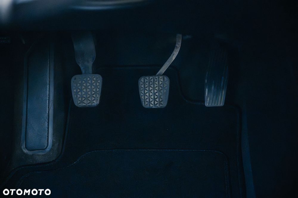 Chevrolet Cruze 1.6 LT - 25