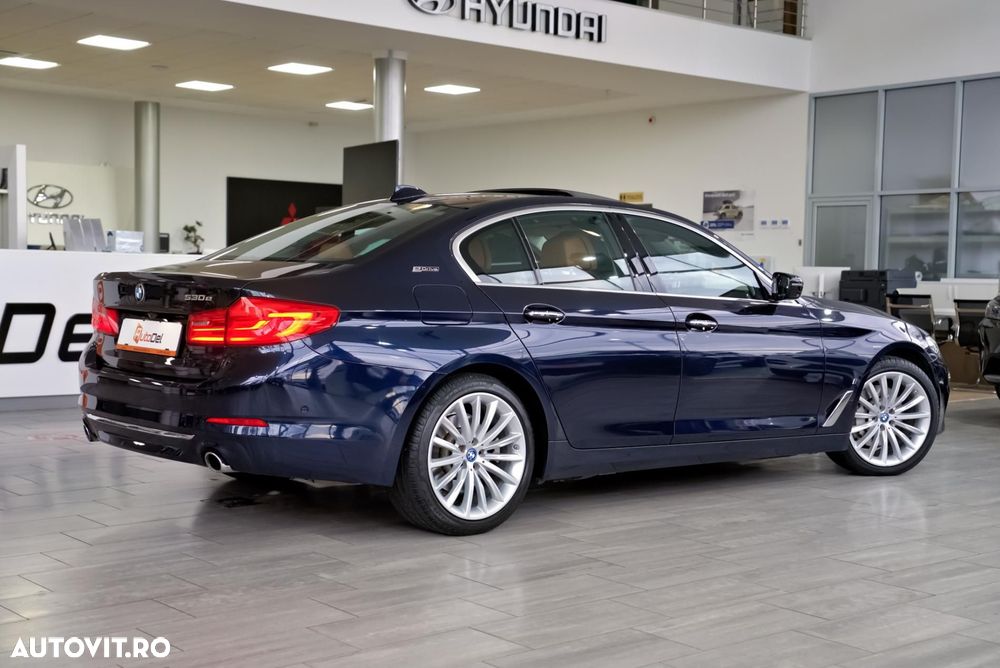 BMW Seria 5 530e Aut. Luxury Line - 9